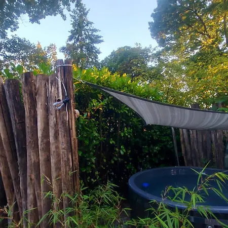 Het Relaxplekje 4 Persoons Privé Hottub Voorthuizen